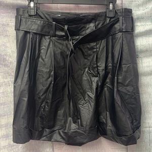 Brand new Woman’s Elizabeth and James shorts